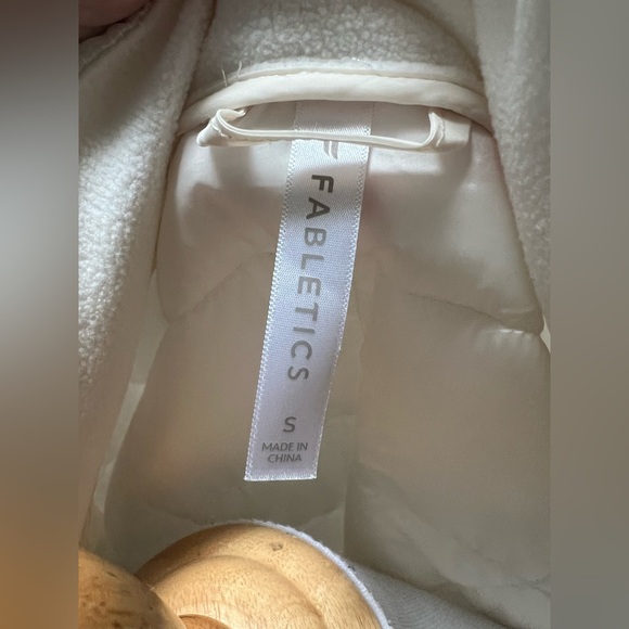 Fabletics Off-White Puffer Packable  Oversized Jacket Size Small - Picture 9 of 11